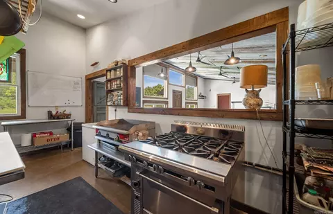 Kitchen - 2306 County Road 8050, Jasper, AR 72641 photo 5 of 6