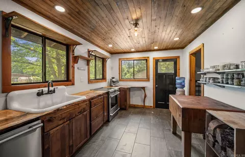 Kitchen - 2306 County Road 8050, Jasper, AR 72641 photo 1 of 6