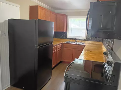 Kitchen - 619 S Sikes Rd St, Rector, AR 72461 photo 1 of 5