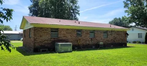 Exterior - 731 N Eighth St, Augusta, AR 72006 photo 2 of 5