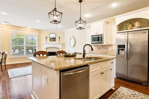 Kitchen - 6533 Westminster, Benton, AR 72019 photo 3 of 5