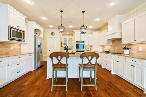 Kitchen - 6533 Westminster, Benton, AR 72019 photo 5 of 5