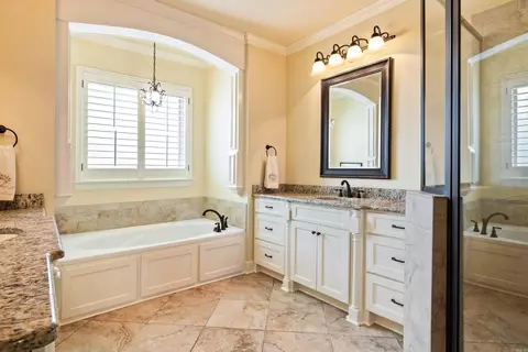 Bath - 6533 Westminster, Benton, AR 72019 photo 2 of 5