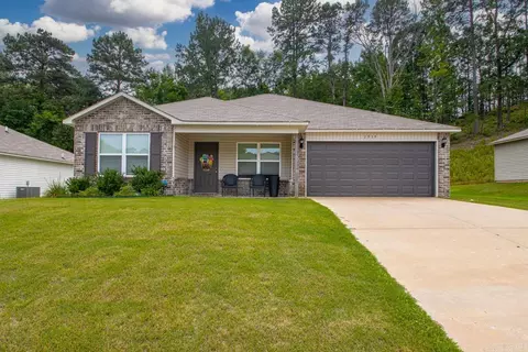 1939 Auburn Hills Dr, Benton, AR 72015