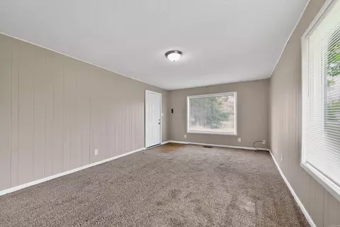 Living - 511 Boswell Rd, Bryant, AR 72022 photo 3 of 6