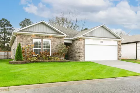 Exterior - 921 Villa Vista Loop, Cabot, AR 72023 photo 2 of 5
