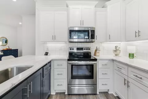 Kitchen - 921 Villa Vista Loop, Cabot, AR 72023 photo 5 of 9