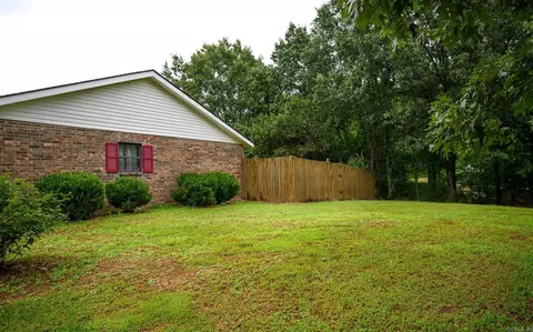 Exterior - 106 Ashton Pl, De Queen, AR 71832 photo 6 of 13