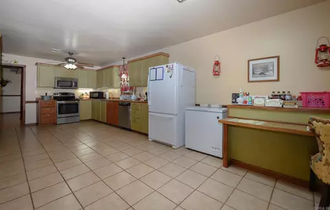 Kitchen - 106 Ashton Pl, De Queen, AR 71832 photo 6 of 6