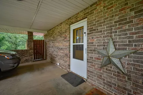 Exterior - 106 Ashton Pl, De Queen, AR 71832 photo 9 of 13