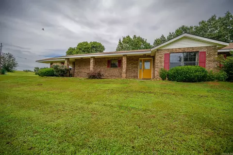 Exterior - 106 Ashton Pl, De Queen, AR 71832 photo 7 of 13