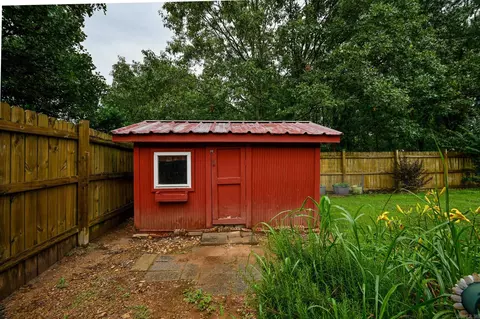 Exterior - 106 Ashton Pl, De Queen, AR 71832 photo 10 of 13