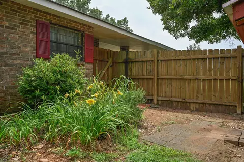 Exterior - 106 Ashton Pl, De Queen, AR 71832 photo 12 of 13