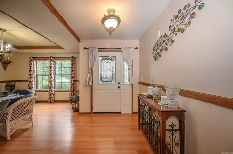 Entry Way - 106 Ashton Pl, De Queen, AR 71832 photo 1 of 3