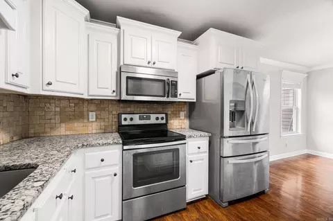 Kitchen - 27 Mill Creek Dr, Ward, AR 72176 photo 2 of 3