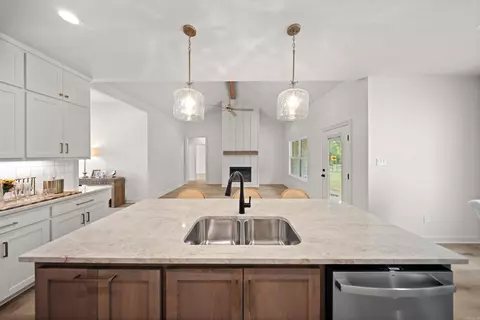 Kitchen - 203 Apollo Way, Haskell, AR 72015 photo 2 of 6
