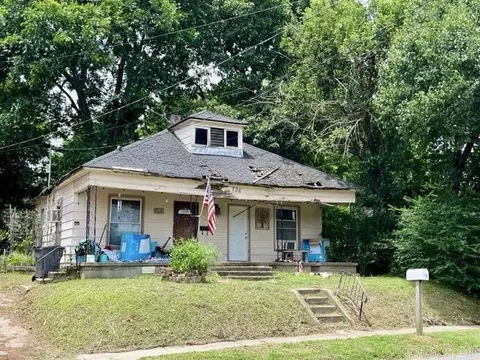 736 N Pruett St, Paragould, AR 72450