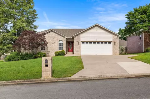 17 Clearwater Ln, Cabot, AR 72023