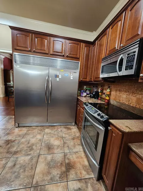 Kitchen - 7720 E Worth Ave, Benton, AR 72019 photo 1 of 2