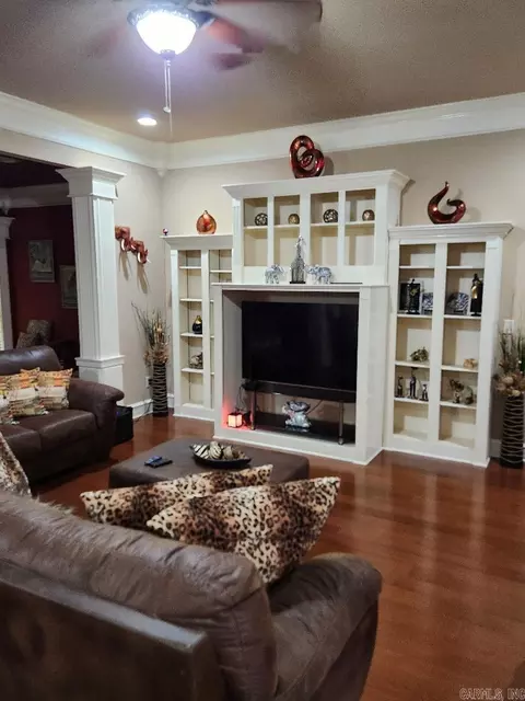 Living - 7720 E Worth Ave, Benton, AR 72019 photo 1 of 6