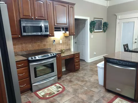 Kitchen - 7720 E Worth Ave, Benton, AR 72019 photo 3 of 3