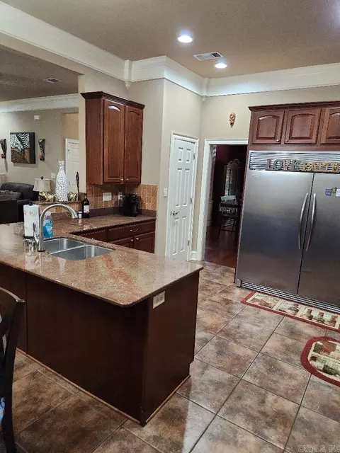 Kitchen - 7720 E Worth Ave, Benton, AR 72019 photo 1 of 3