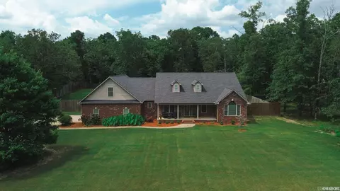 104 Parkway Sq, Pearcy, AR 71964