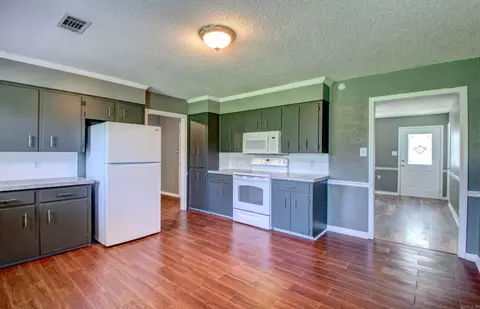 Kitchen - 1000 Locust St # A, Beebe, AR 72012 photo 1 of 3