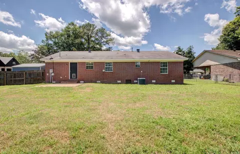 Exterior - 1000 Locust St # A, Beebe, AR 72012 photo 5 of 6