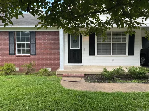 1000 Locust St # A, Beebe, AR 72012