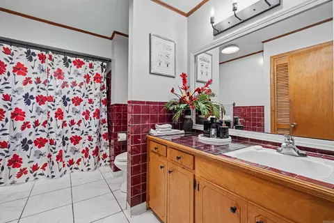 Bath - 622 Sherris Ln, Benton, AR 72019 photo 2 of 2