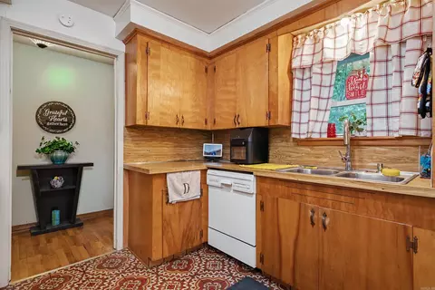 Kitchen - 622 Sherris Ln, Benton, AR 72019 photo 2 of 4