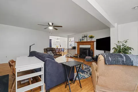 Living - 622 Sherris Ln, Benton, AR 72019 photo 3 of 3