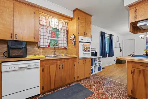 Kitchen - 622 Sherris Ln, Benton, AR 72019 photo 4 of 4