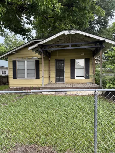 511 Oak St, Morrilton, AR 72110