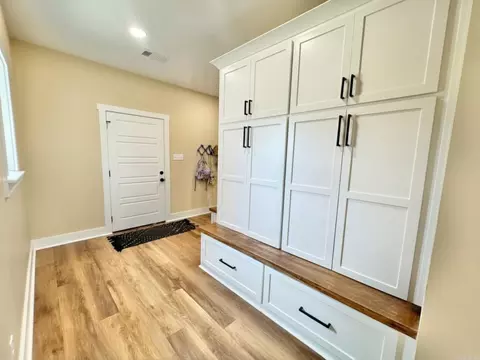 Entry Way - 104 Lethamhill Cv, Cabot, AR 72023 photo 3 of 4