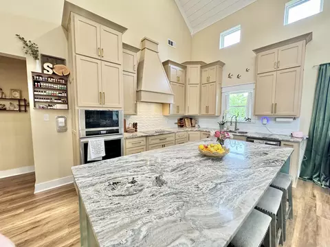 Kitchen - 104 Lethamhill Cv, Cabot, AR 72023 photo 2 of 5