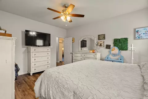 Bedroom - 2230 Matthews Meadows Ln, Conway, AR 72032 photo 2 of 3