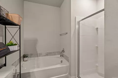 Bath - 2230 Matthews Meadows Ln, Conway, AR 72032 photo 2 of 3