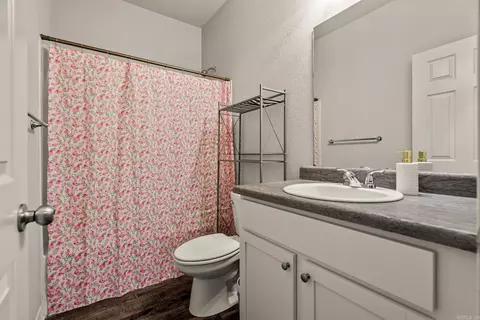 Bath - 2230 Matthews Meadows Ln, Conway, AR 72032 photo 3 of 3