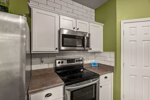 Kitchen - 2230 Matthews Meadows Ln, Conway, AR 72032 photo 3 of 4