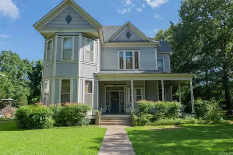 227 Cherry St, Arkadelphia, AR 71923