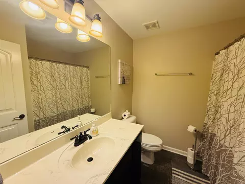 Bath - 3005 Lynne Ct, Bryant, AR 72022 photo 1 of 5