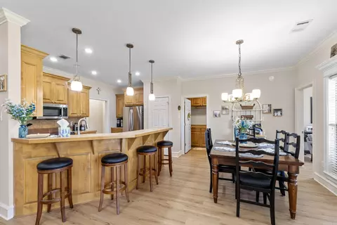 Dining - 1320 E Cadron Gap Rd, Conway, AR 72032 photo 1 of 3