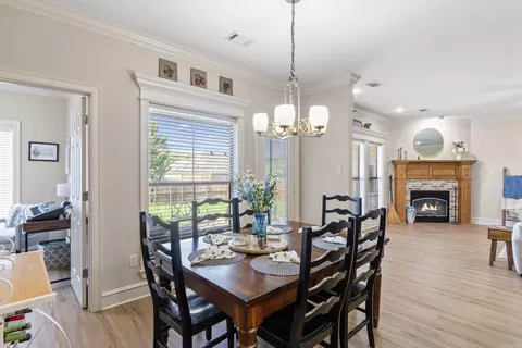 Dining - 1320 E Cadron Gap Rd, Conway, AR 72032 photo 3 of 3
