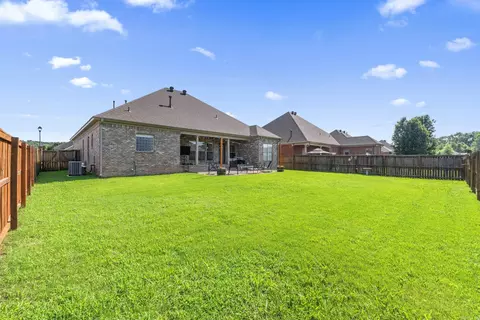 Exterior - 1320 E Cadron Gap Rd, Conway, AR 72032 photo 5 of 9
