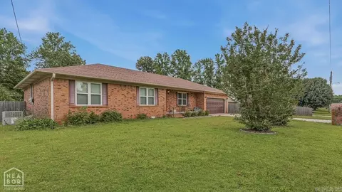 1303 Daniel Dr, Paragould, AR 72450
