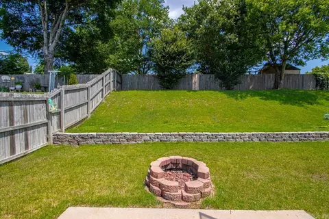 Exterior - 900 Elkhart Loop, Bryant, AR 72022 photo 7 of 8