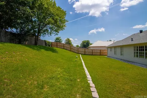 Exterior - 900 Elkhart Loop, Bryant, AR 72022 photo 6 of 8