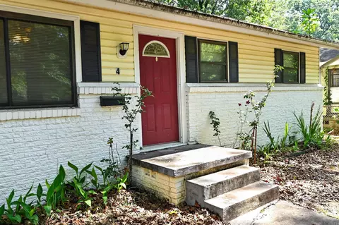 4 Sheffield Dr, Little Rock, AR 72209